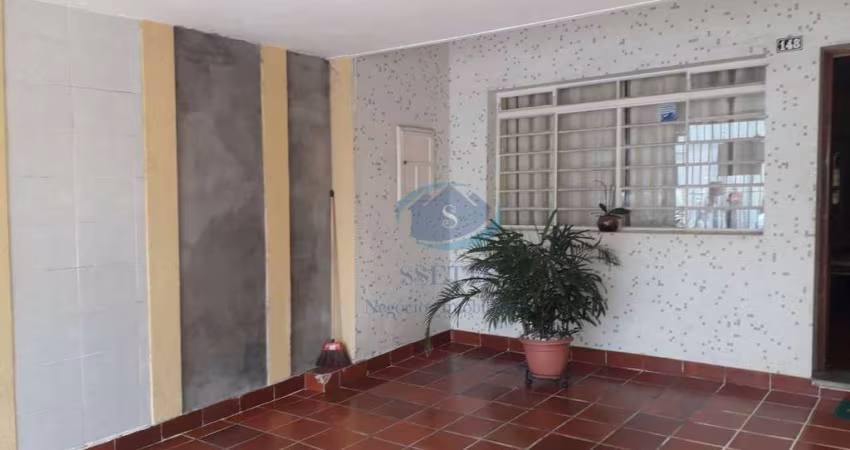 Sobrado miolo do Bairro Moinho Velho,2 dormitórios,2 vagas,edícula nos fundos,aceita proposta,vale a pena conhecer.