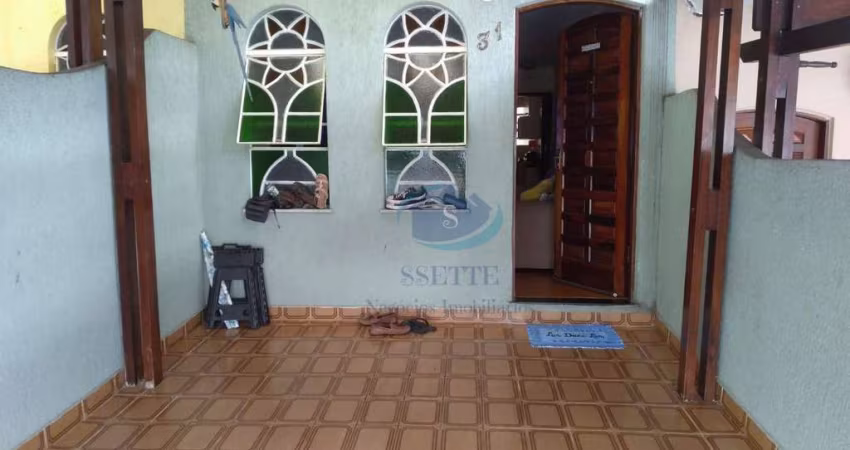 Sobrado com dois dormitórios e uma suíte,sala,cozinha 2 banheiros, área de serviço,uma vaga de garagem coberta,ótima localização,aceita proposta.