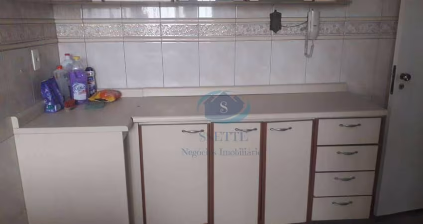 Apartamento de cobertura com 3 dormitórios,1 suíte,varanda com churrasqueira,3 wcs,área de serviço,lazer completo,aceita proposta.