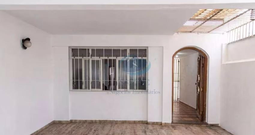 Sobrado a venda com 3 dormitórios, sendo uma suíte, com 2 vagas no Jardim Maria Estela