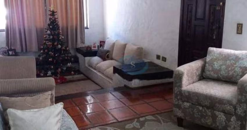 Sobrado com 3 dormitórios,1 suíte,sal 2 ambientes,Edícuka nos fundos,3 vagas de garagem,aceita proposta.