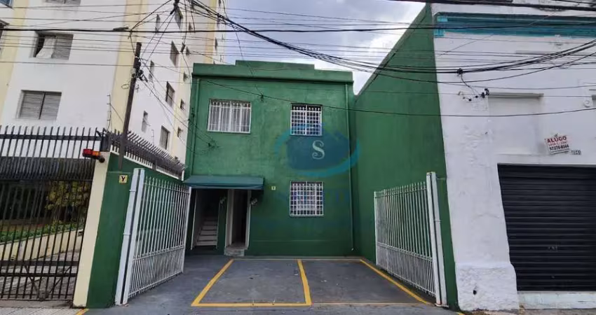 Sobrado comercial em excelente localozação e próximo a todo o comércio da região,com 282m² quintal no fundos com edícula,2 vagas,aceita proposta.