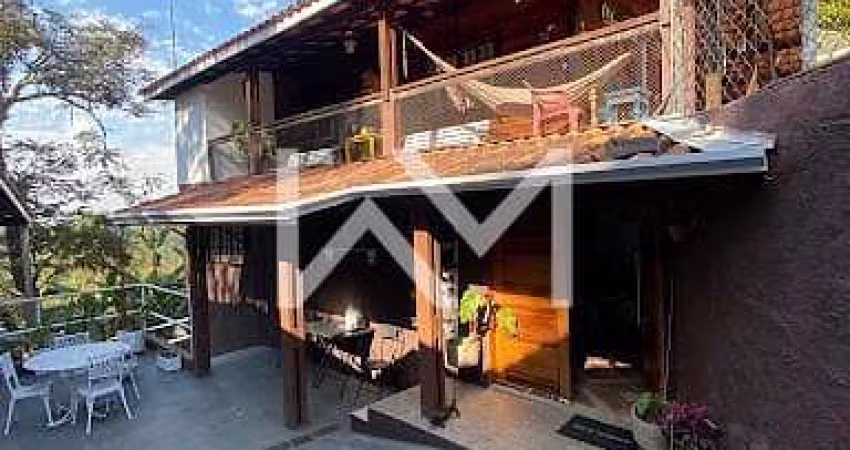 Excelente Chácara espaçosa e aconchegante com 3 dormitórios,  2 banheiros e escritório, 1.000 m² em