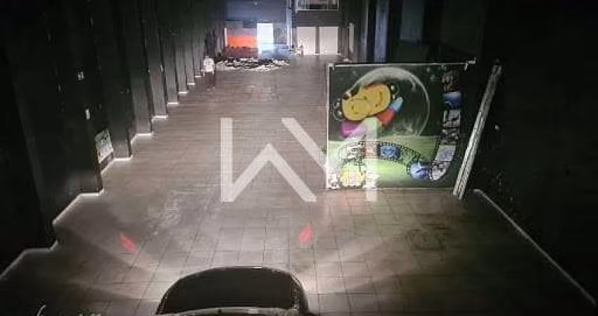 Salão Comercial para locação , 1100 m2, 10 banheiros com acesso para cadeirantes, 5 vagas, pé direi