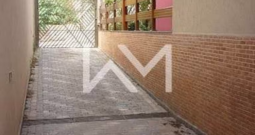 Excelente Sobrado espaçoso com 4 dormitórios, 6 vagas de garagem, piscina , churrasqueira, forno a