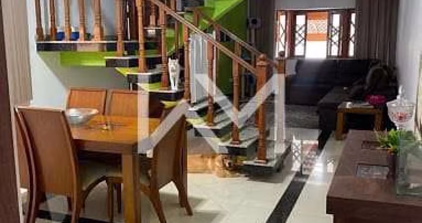 Lindo Sobrado 2 Andares, 4 Qrts, 2 Suítes, 4 Vgs de Garagem
