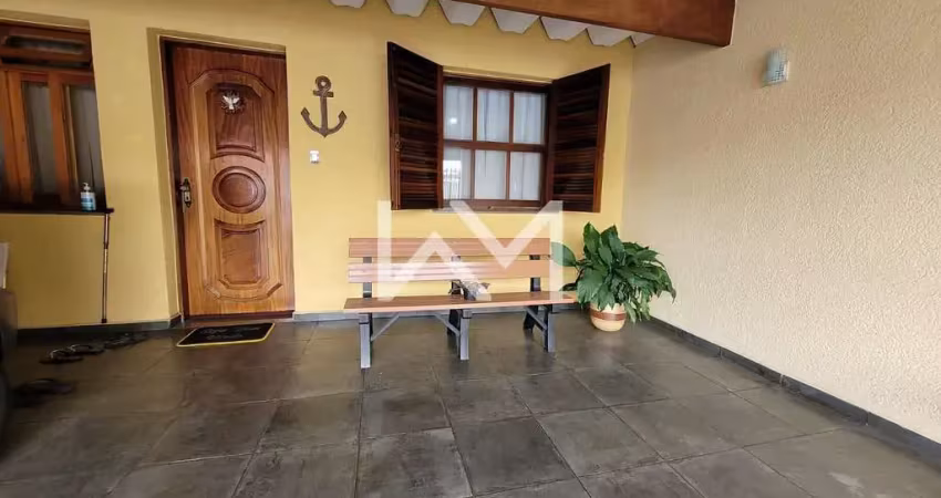 Aconchegante Casa térra à Venda, 2 quartos, rua particular, 2 vagas de garagem  ótima localização J