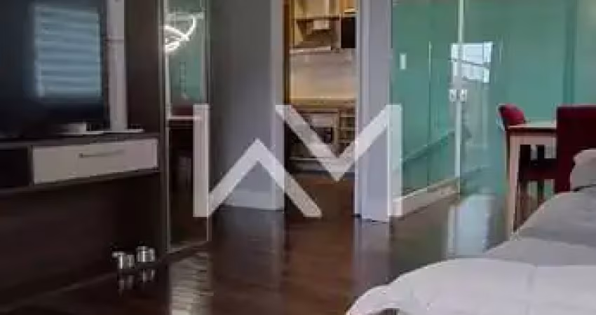 Sobrado à venda, com 3 dormitórios, 1 suite, sala, piscina, churrasqueira, 4 vagas de garagem -jard