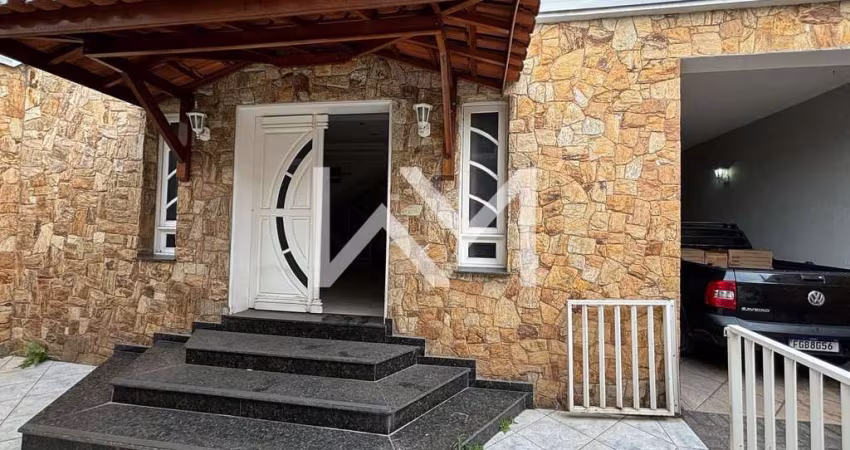 Amplo Sobrado Isolado à venda com  3 dorm 1 suite, edícula e espaço gourmet  no Jardim Flor da Mont