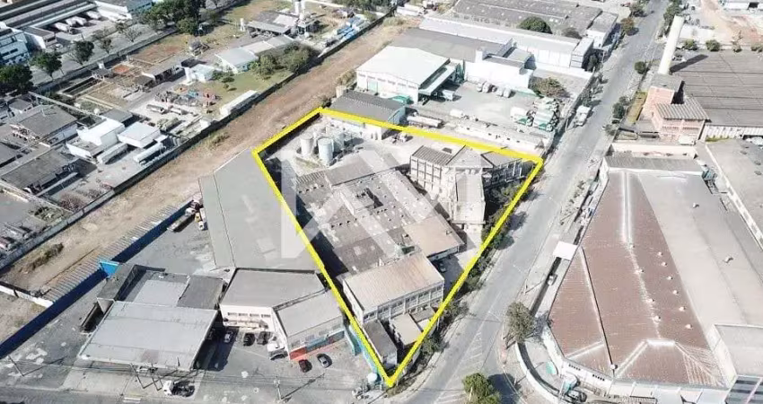 Galpão  para venda e locação, com 4.074 m2 de área total e com 5.010,72 m2 de área construída, cida
