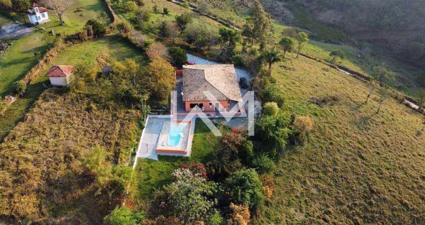 Encantadora chácara com casa totalmente térrea ,3 suítes  à venda, no bairro, itapeti, guararema, s