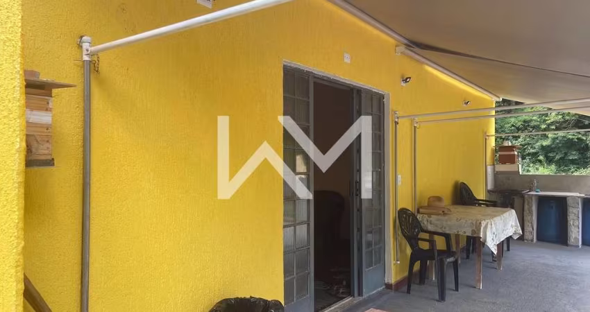 Excelente Chácara à venda com 3 dormitórios, 1 banheiro, 6 vagas de garagem, 2677m² bairro Morro Gr