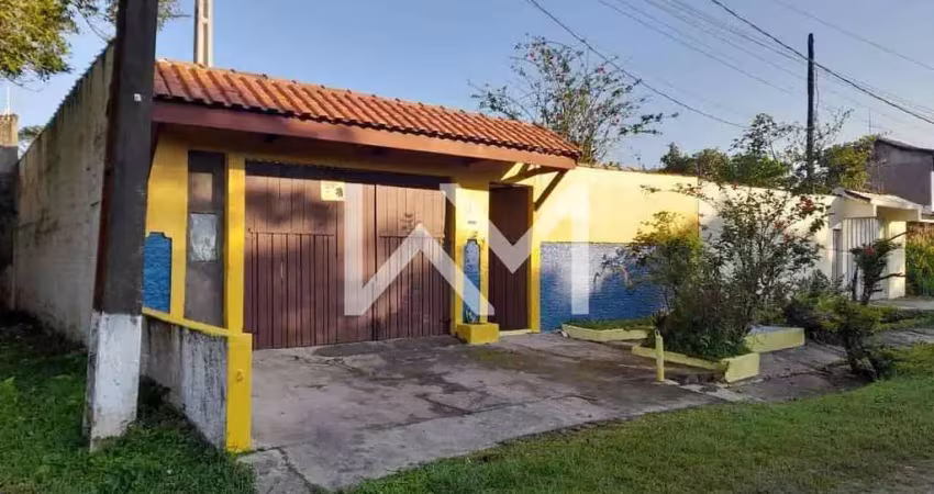 Casa à venda com 3 quartos, sendo 1 suíte e 5 vagas, santa cruz, itanhaém, sp