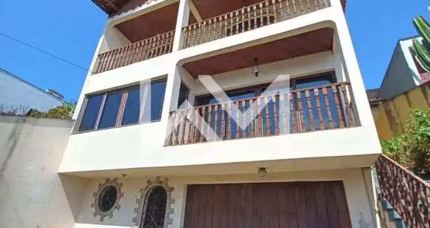 Sobrado para locação, em frente ao lago dos patos, 3 suítes, 7 vagas de garagem com portão eletrôni