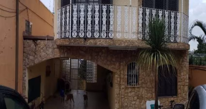 CASA BELÍSSIMA COM 04 DORMITÓRIOS 06 VGS COM CLOSET E PISCINA NA PATRIARCA