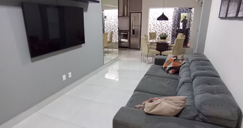 Linda casa Condomínio San Marino