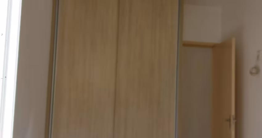 Apartamento térreo com garden