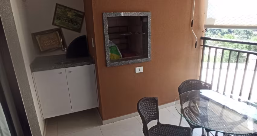 Lindo apartamento com churrasqueira na sacada