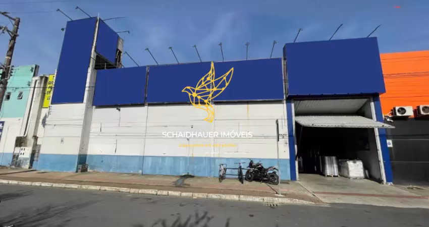 Galpão para locação em balneário camboriú – 550m², escritório e pé direito alto