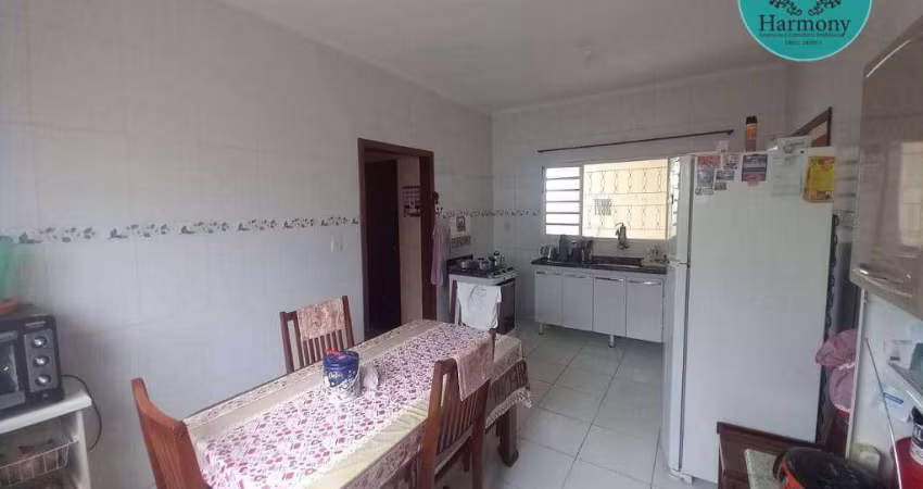 Linda eesaçosa casa na Vila Menino Jesus
