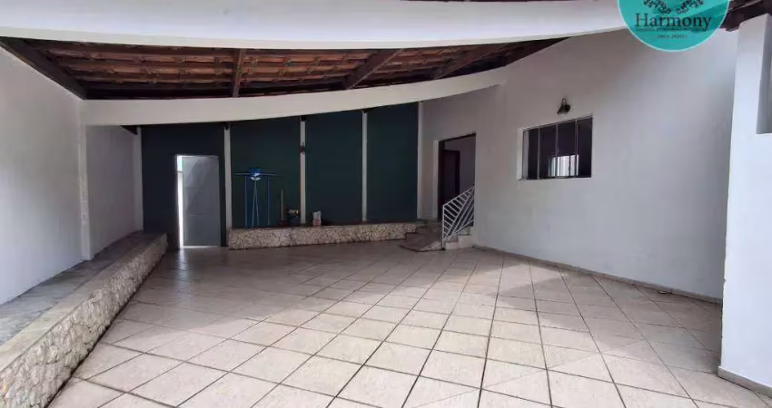 Casa com 5 dormitórios, 218 m² - venda por R$ 650.000,00 ou aluguel por R$ 2.200,00/mês - Jardim Rafael - Caçapava/SP