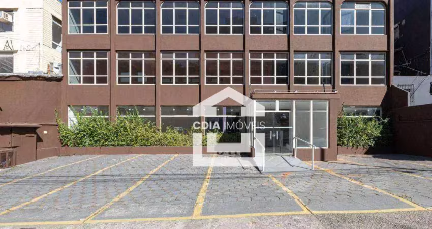 Prédio comercial para locação, com 540 m² de área útil localizado em Pinheiros.