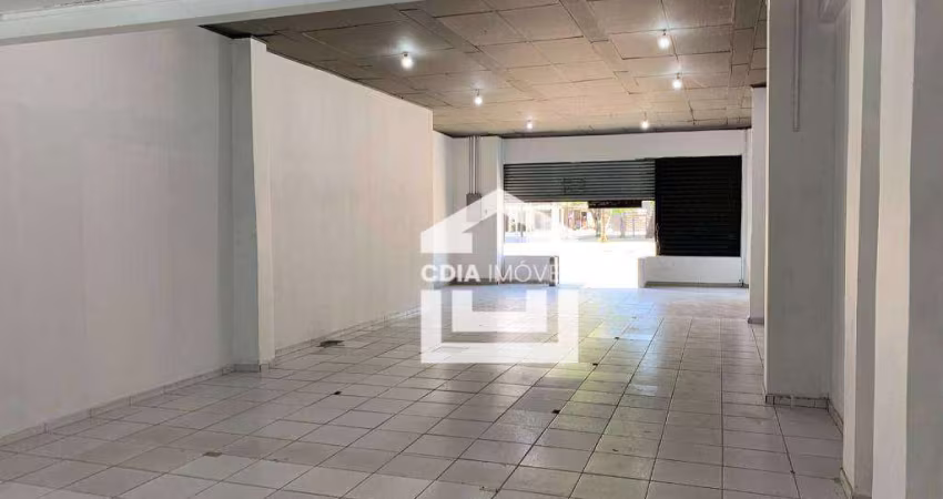 Loja para locação com 625 m² de área útil.  Localizado em Pinheiros.