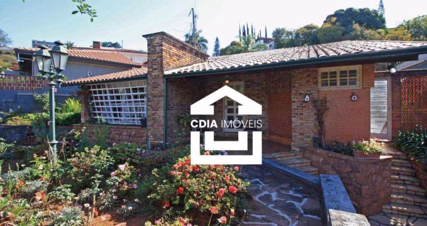 Casa residencial à venda com 3 dormitórios sendo 1suíte, 4 banheiros e 2 vagas, localizado no Sumaré.