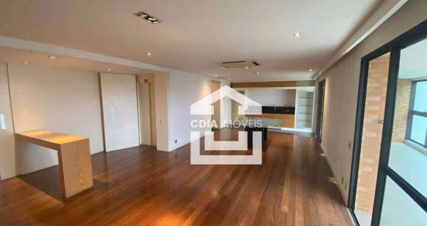 Apartamento à venda com 3 suítes, 4 banheiros e 4 vagas de garagem. Localizado no Panamby.