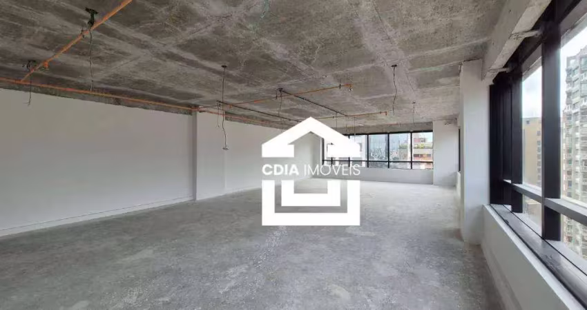 Conjunto comercial para locação com 2 vagas de garagem, localizado em pinheiros.