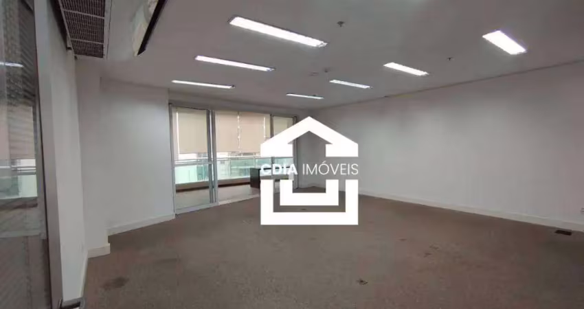 Conjunto comercial para venda e locação com 3 salas, 2 banheiros e 5 vagas de garagem.  localizado na bela vista.