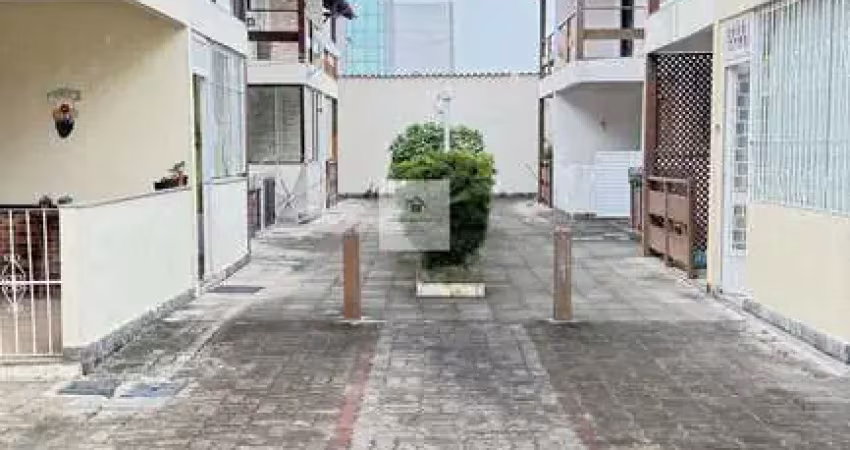 Casa com 2 quartos à venda na Rua Carlos da Silva Mendes, Jardim Caiçara, Cabo Frio