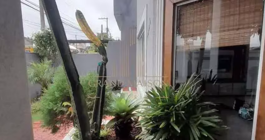 Casa a venda no  condomínio dos pássaros com 3 quartos 140m²