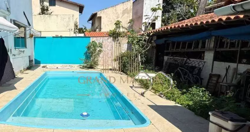 Casa à venda com potencial para hospedaria no  Jd. Excelsior em Cabo Frio