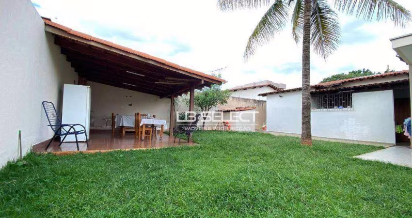 Casa com 4 quartos à venda, 211 m² por R$ 570.000 - Santa Mônica - Uberlândia/MG