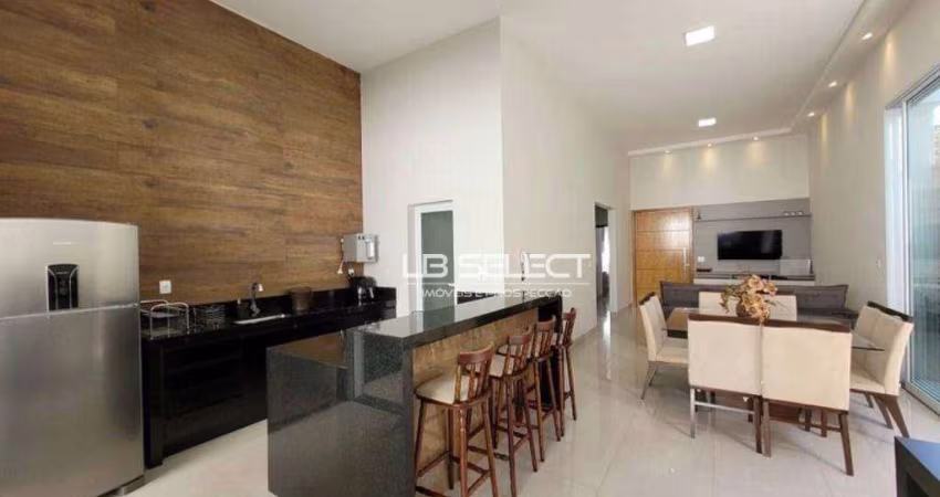 Casa alto padrão no bairro Alto Umuarama com três suítes e varanda gourmet completa.