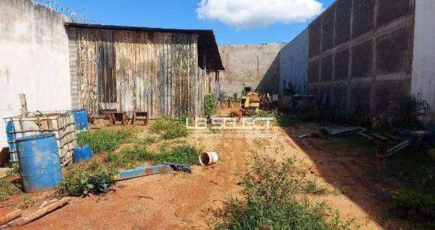 Terreno comercial no bairro Novo mundo com 605 metros quadrados.