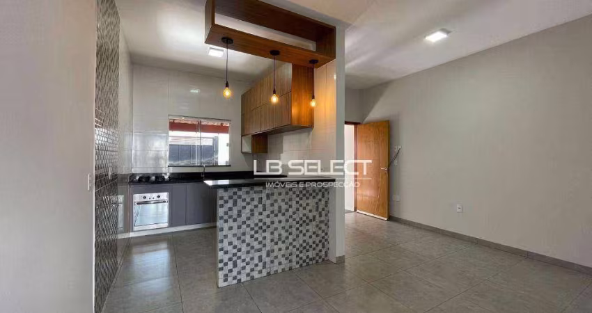 Casa no bairro Laranjeiras com dois quartos, uma suíte e varanda gourmet.