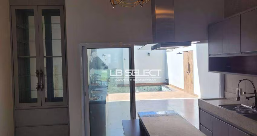Casa no Codnomínio Varandas Sul com três suítes e área gourmert com churrasqueira, piscina, ofurô e sauna.