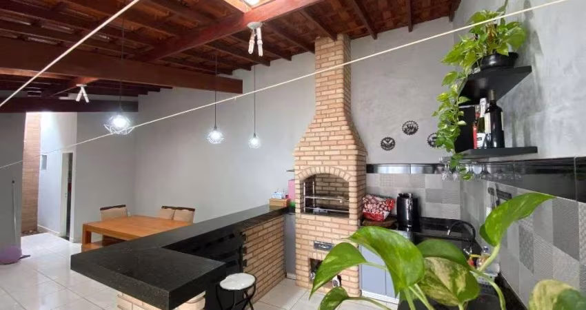 Casa com 3 dormitórios à venda, 200 m² por R$ 750.000,00 - Laranjeiras - Uberlândia/MG