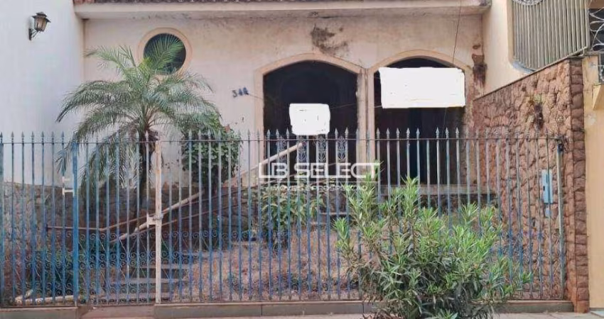 Casa no bairro Martins com sete quartos e cinco banheiros, duas vagas de garagem