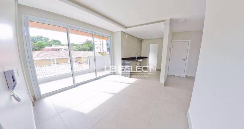 Apartamento no bairro Santa Maria com três quartos, suíte, varanda gourmet e duas vagas de garagem.