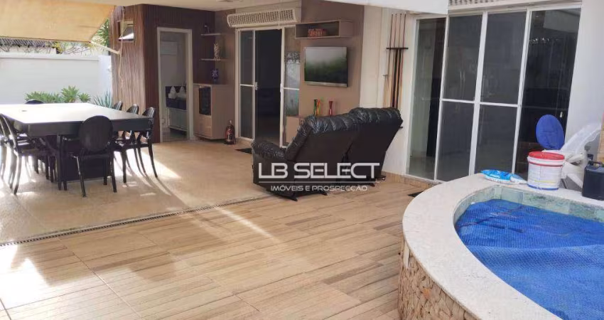 Casa no Condomínio Paradiso Ecológico com três quartos, uma suíte e varada gourmet.