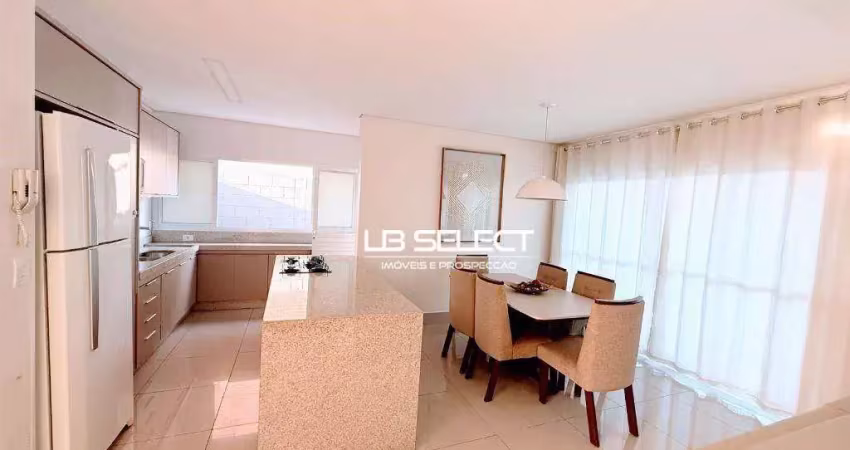 Casa no condomínio village paradiso ii com quatro suítes e varanda gourmet.