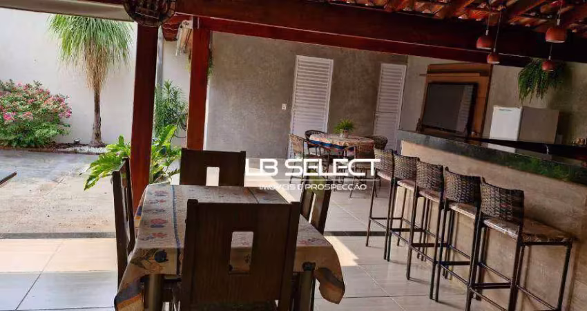 Casa no condomínio jardim canaã com três quartos, uma suíte e varanda gourmet.