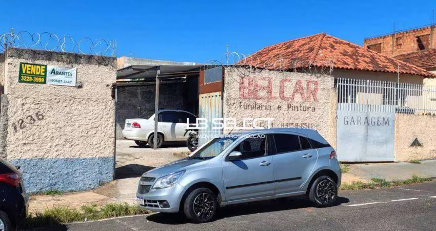 Terreno no bairro nossa senhora aparecida com 400 metros quadrados.