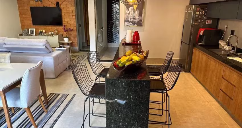 Casa no bairro novo mundo com três quartos, uam suíte e varanda gourmet.