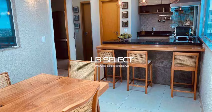 Cobertura duplex com três quartos, área gourmet com teto retrátil e duas vagas de garagem.