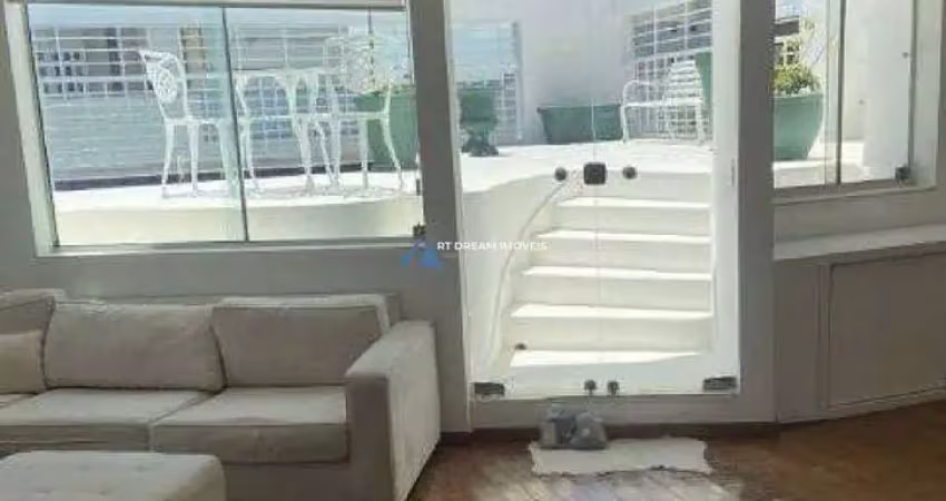 Luxuosa Penthouse de 2 Quartos no Itaim Bibi, São Paulo-SP  2 Suítes, 2 Salas, 4 Banheiros, 2 Vagas de Garagem  220,00 m²