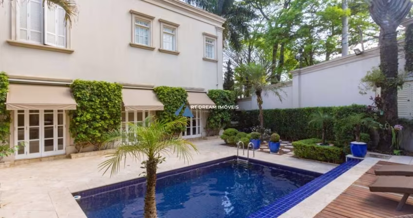 Residência de luxo com 8 quartos, 5 suítes na Vila Madalena - São Paulo, 5 vagas de garagem, 584m² de área.